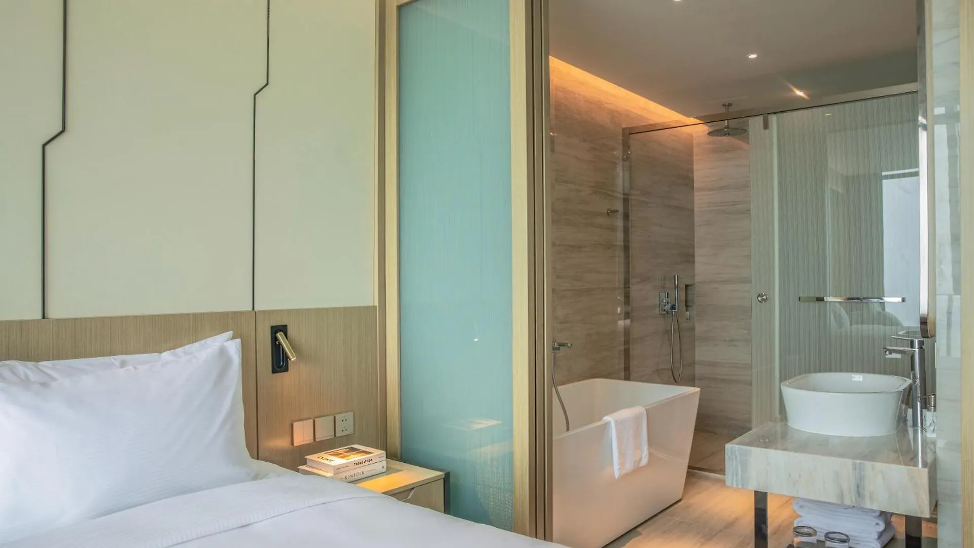 Awaken Da Nang Hotel