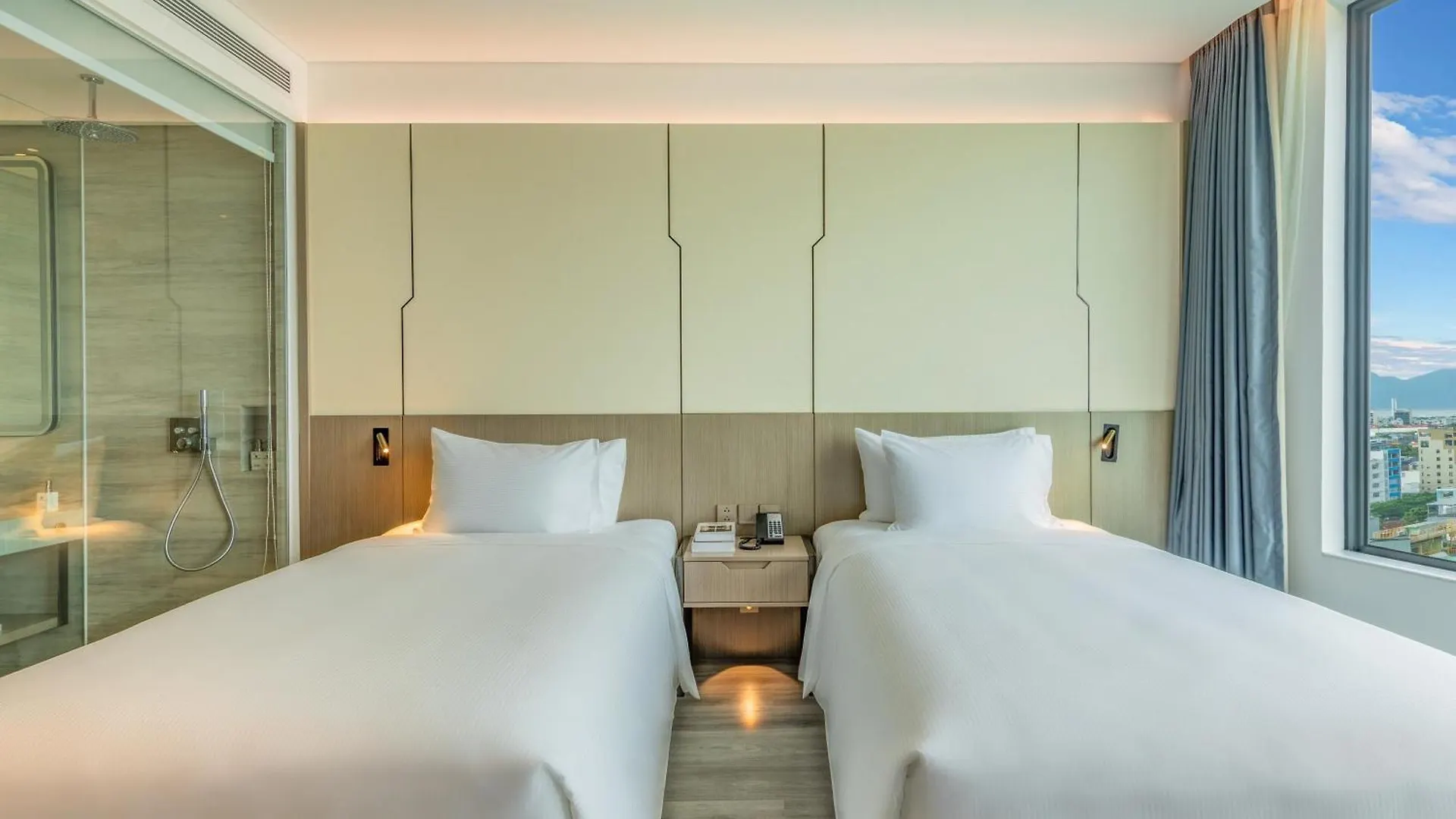 Awaken Da Nang Hotel 5*,