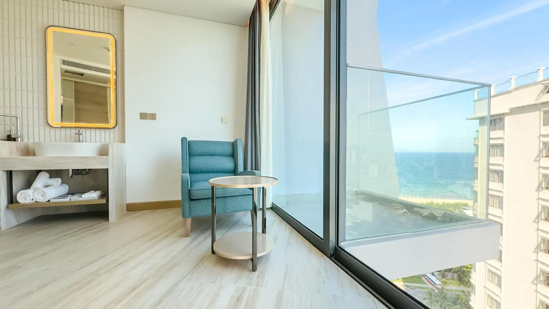 Awaken Da Nang Hotel Вьетнам