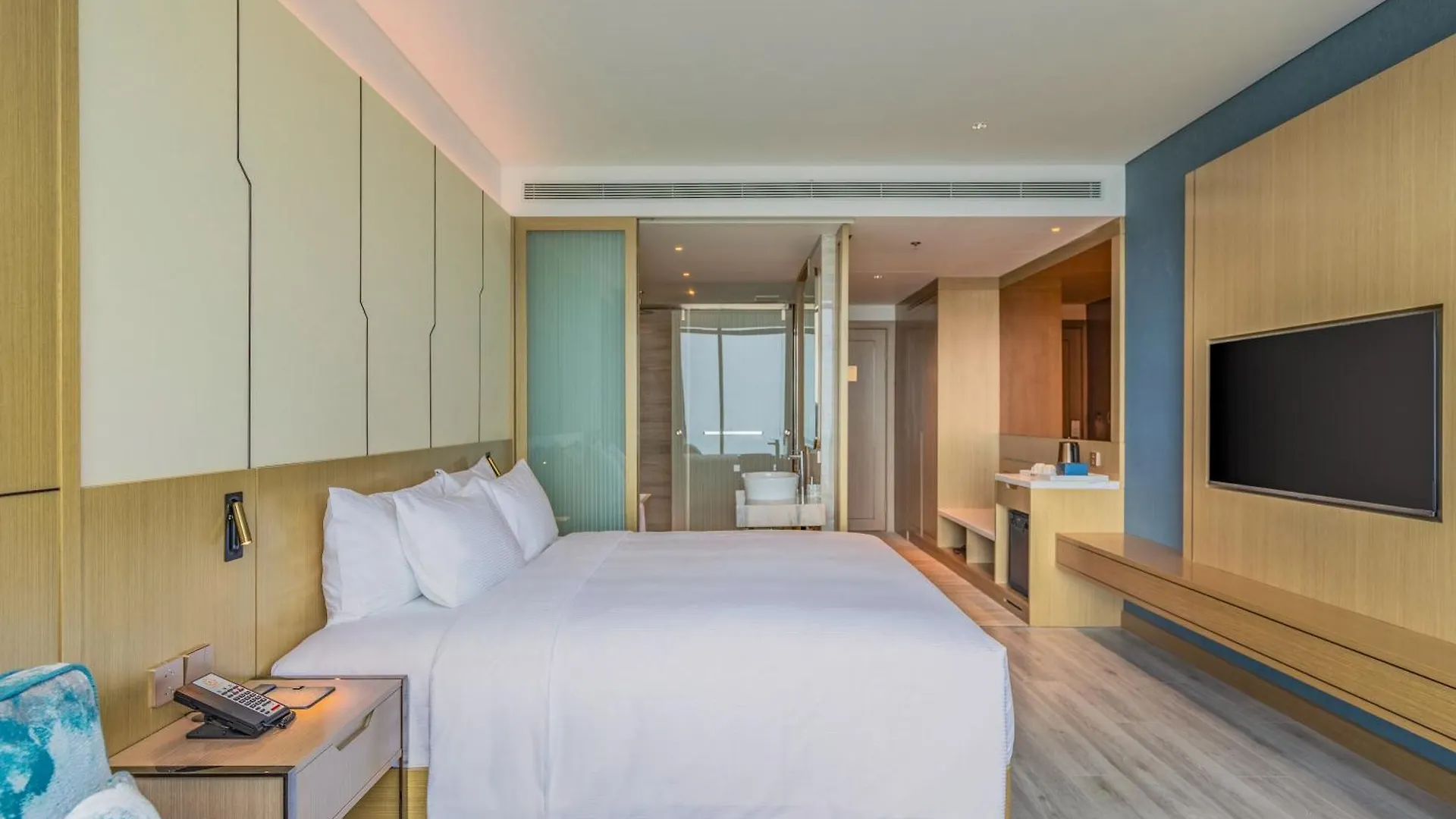 Awaken Da Nang Hotel
