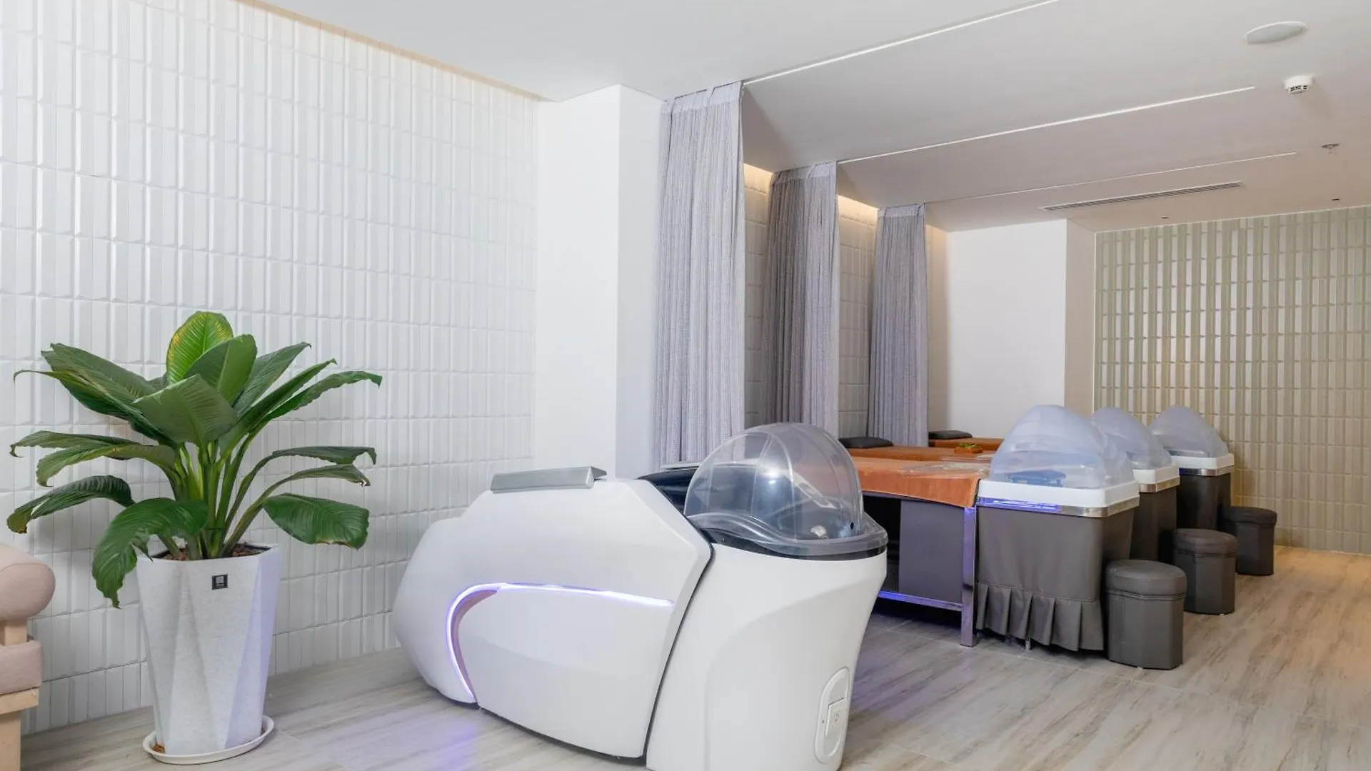Awaken Da Nang Hotel