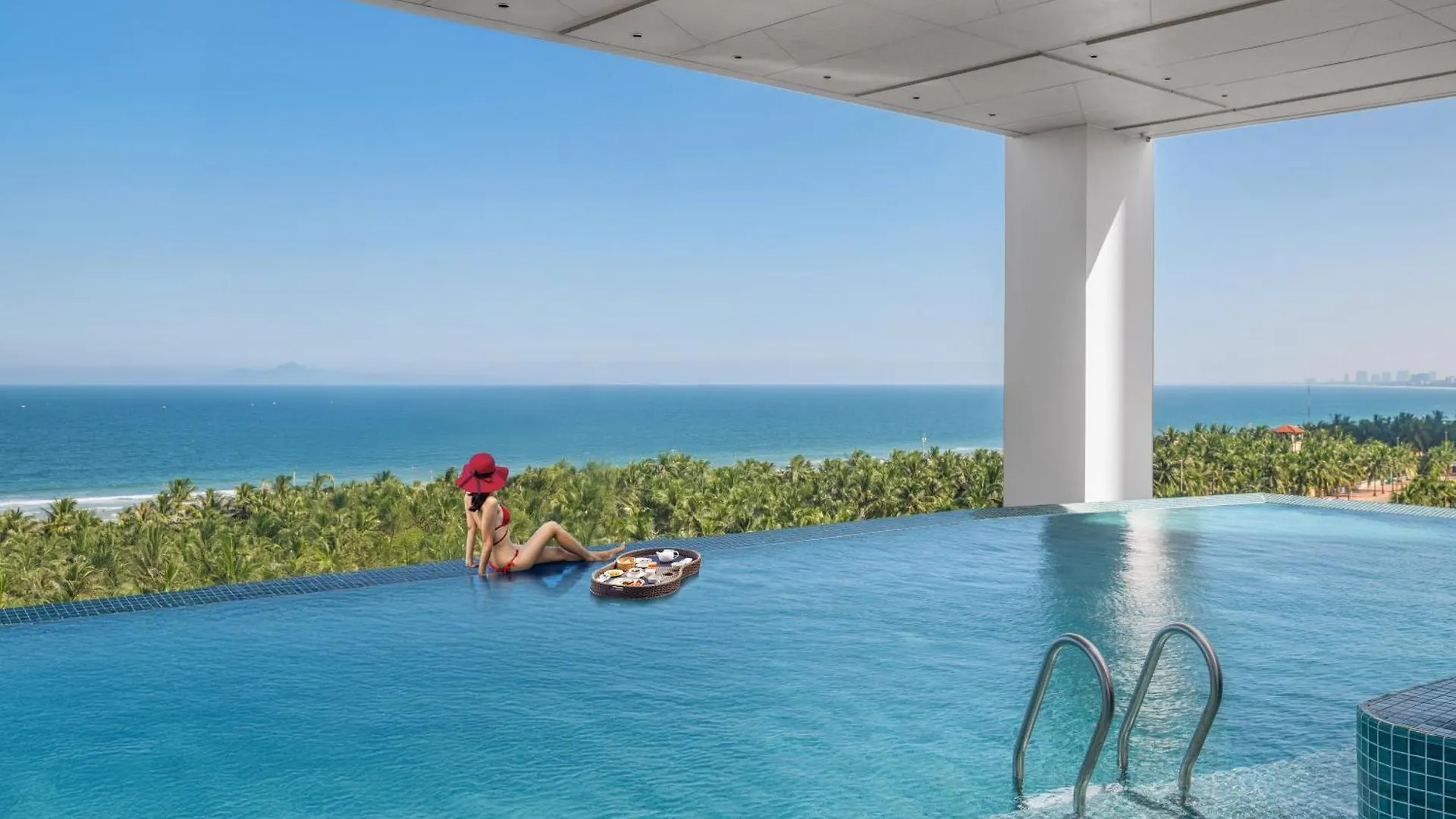 Awaken Da Nang Hotel