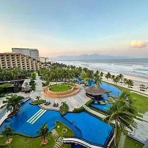 5* Resort Crowne Plaza &