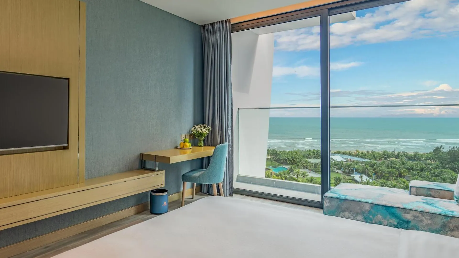 Awaken Da Nang Hotel