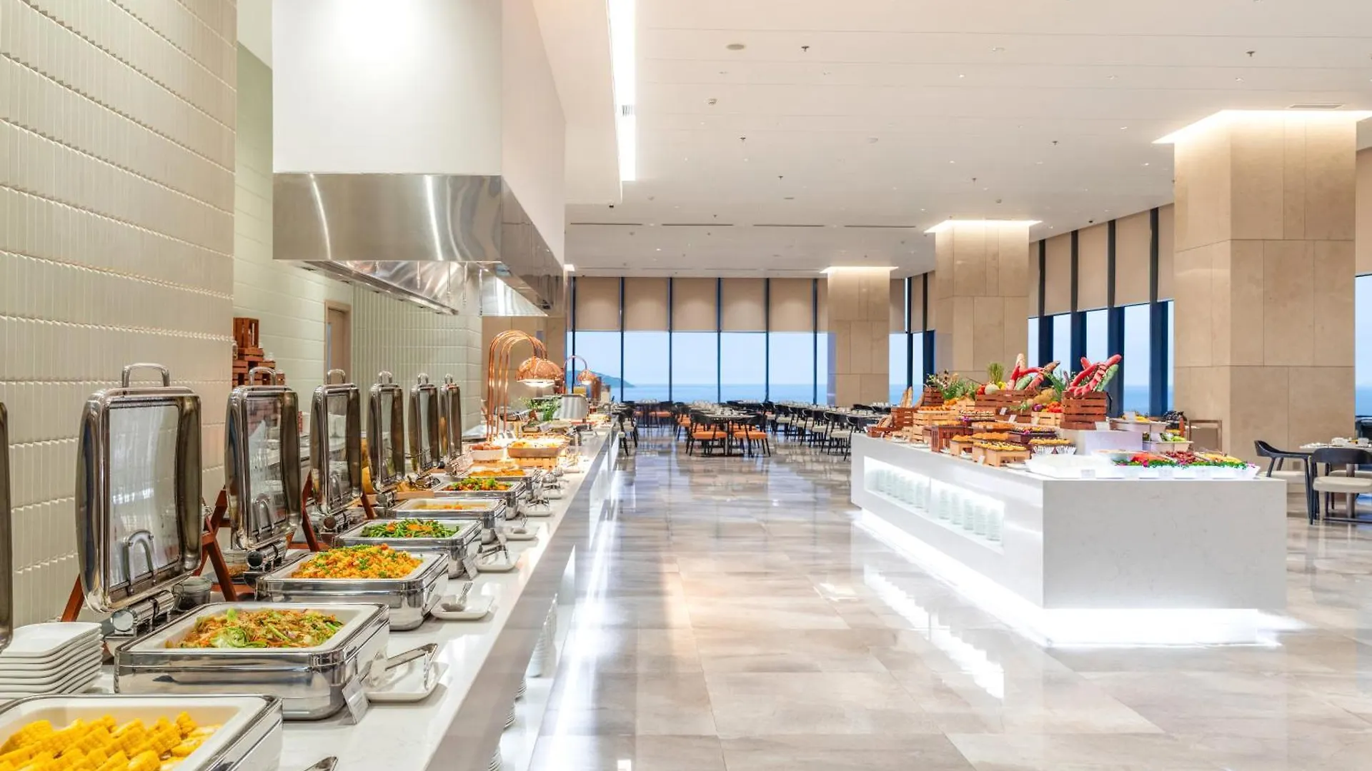 Awaken Da Nang Hotel