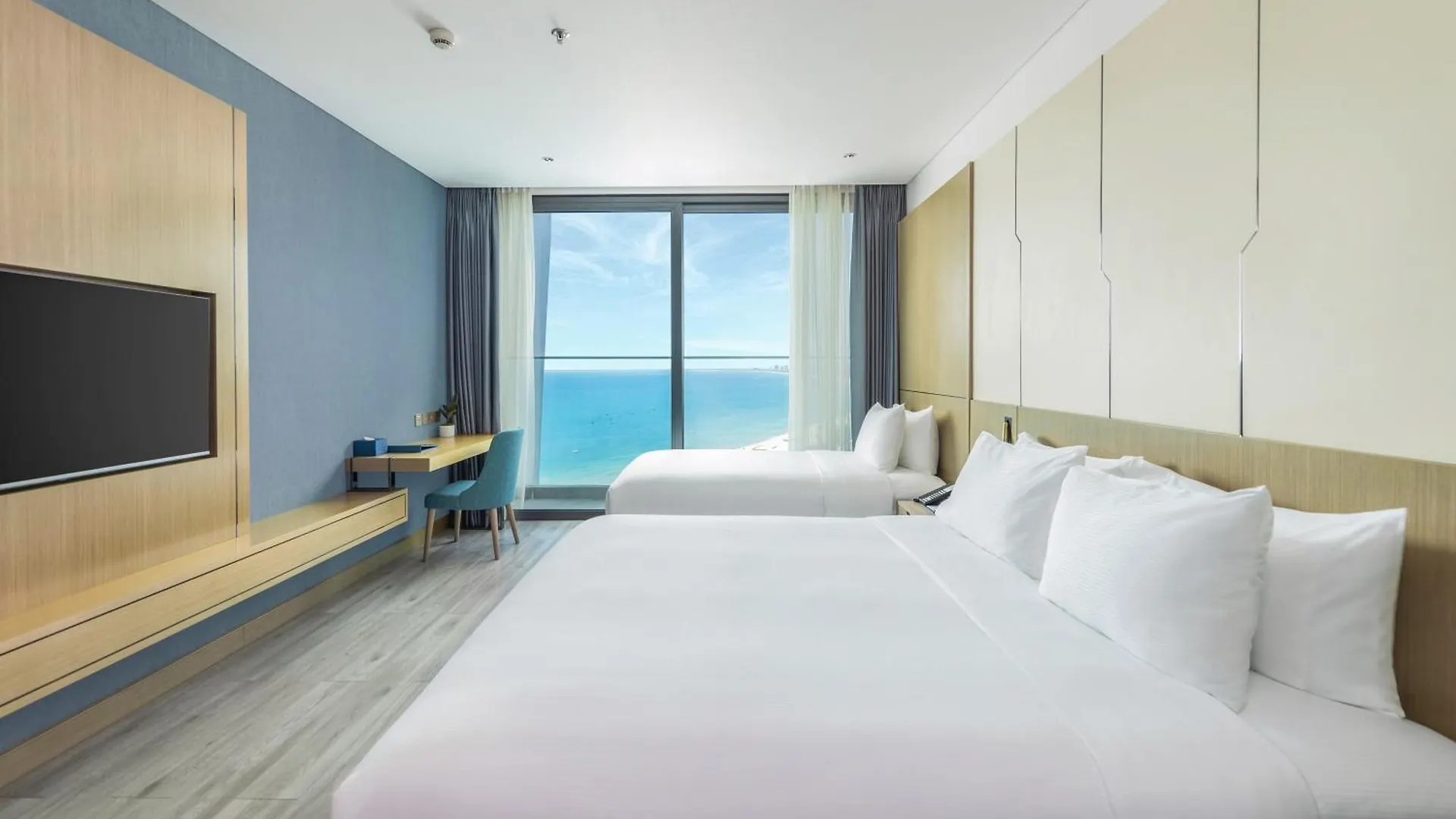 Awaken Da Nang Hotel