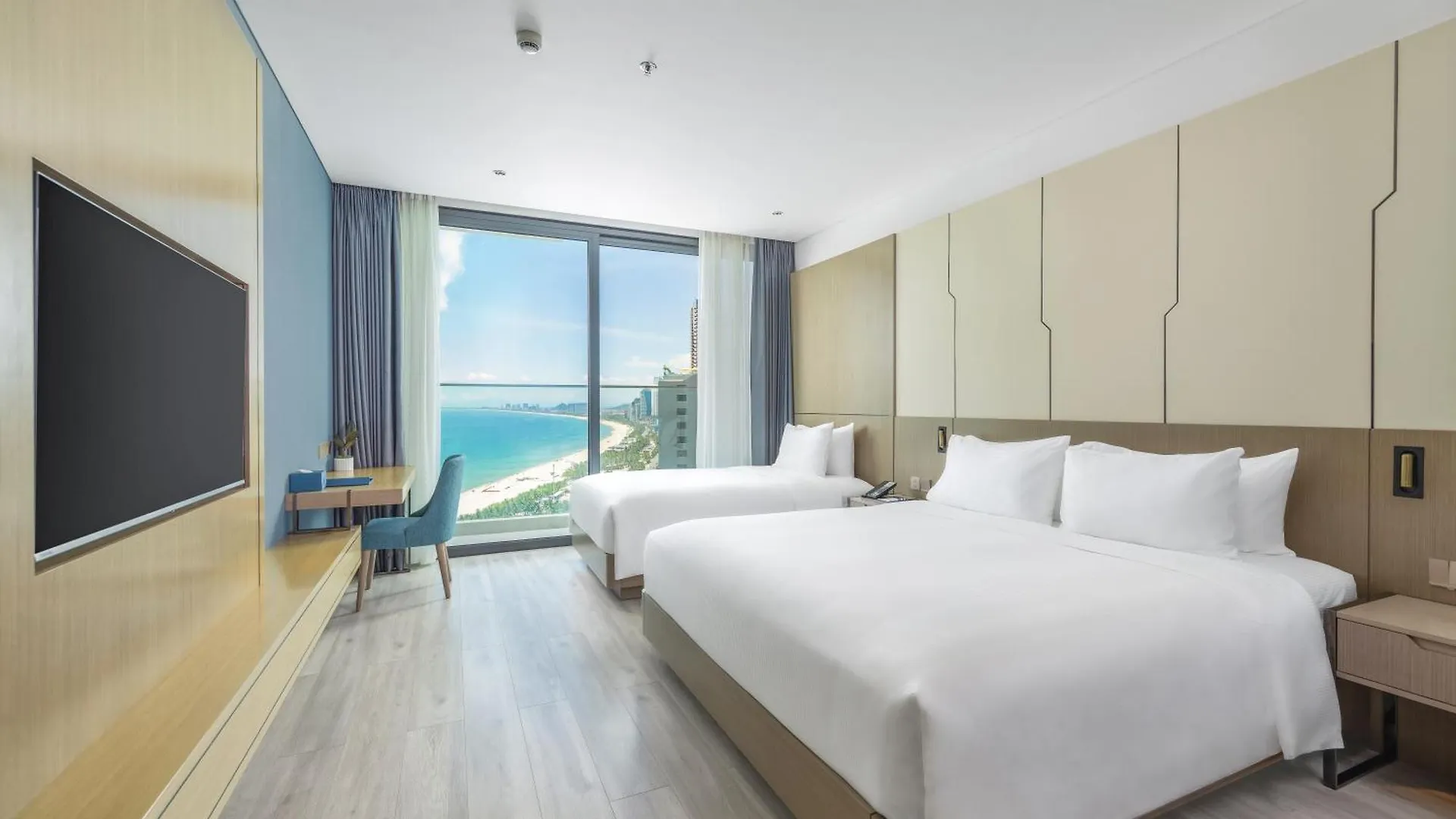 Awaken Da Nang Hotel 5*,  Vietnam
