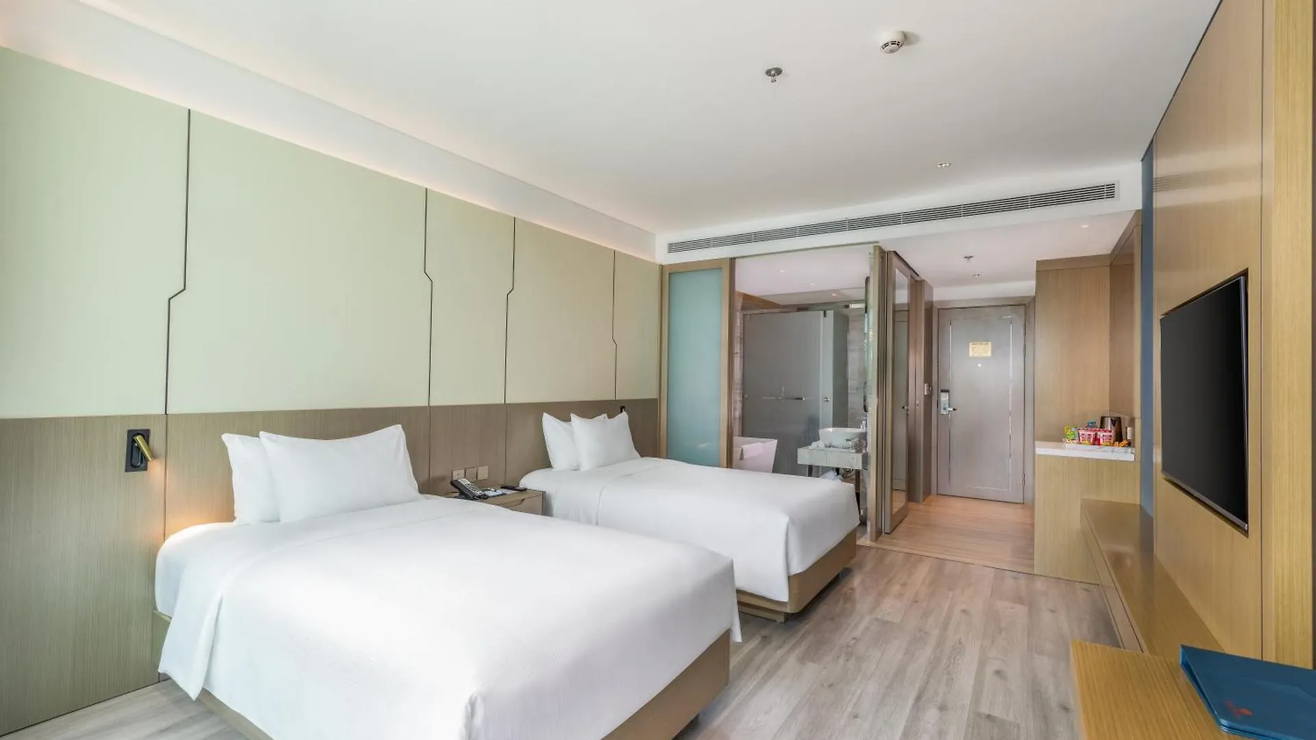 Awaken Da Nang Hotel