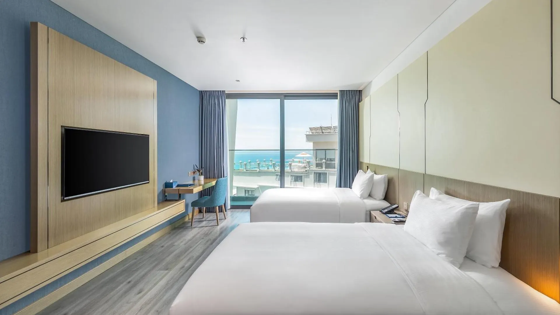 Awaken Da Nang Hotel 5*,